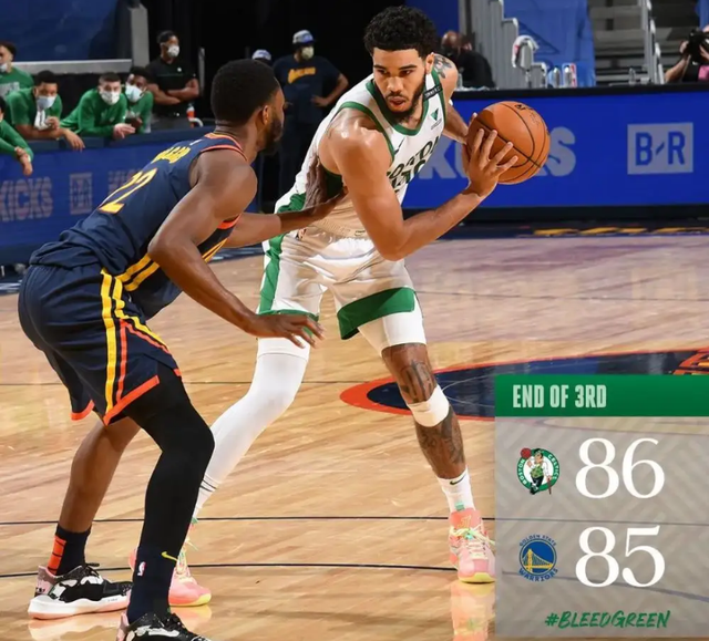 詹娜谈论布克35厘米