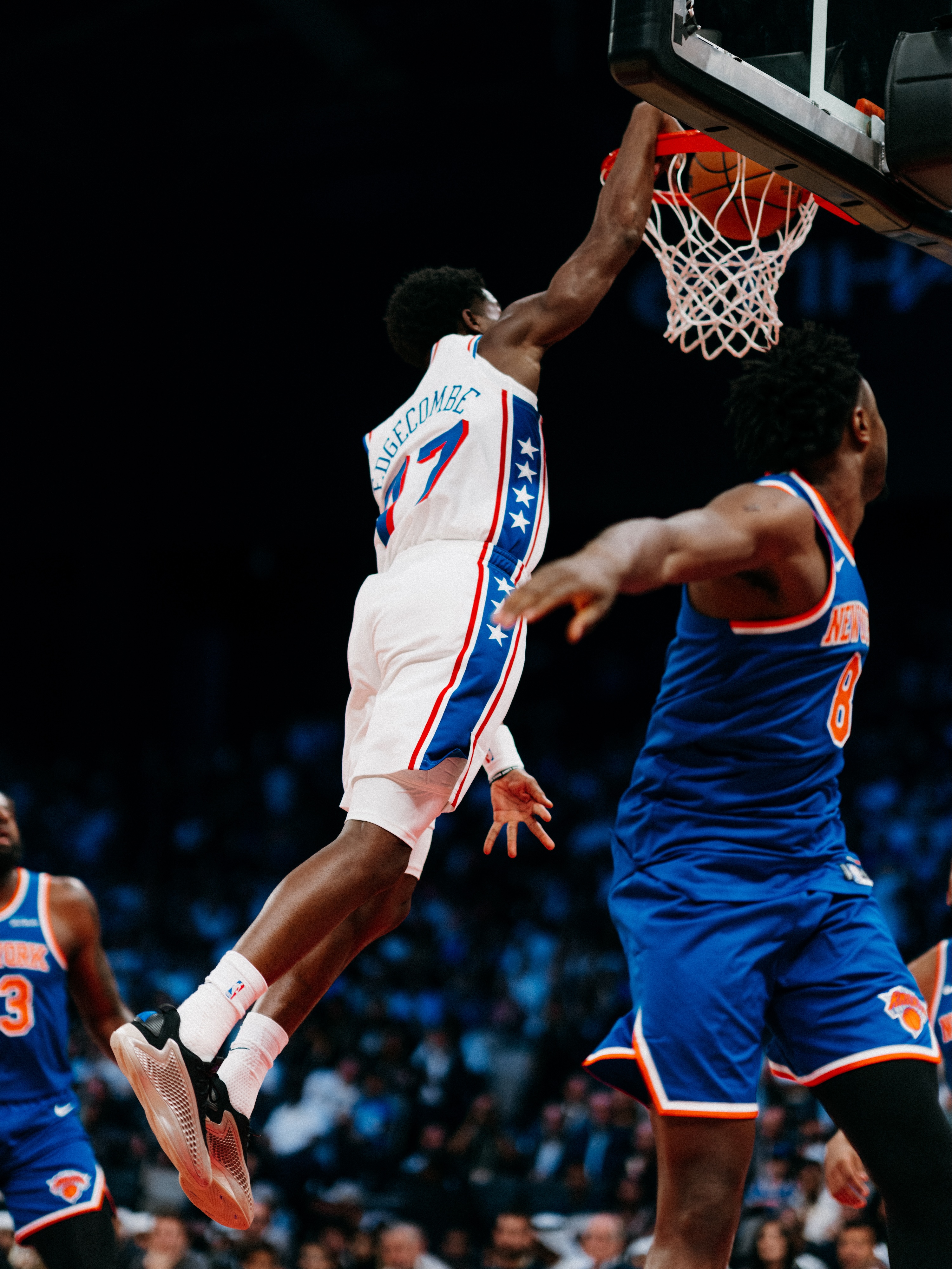 今夜法兰克福篮板制胜AC米兰绝杀压哨备战足总杯，东契奇连续七场比赛得分超过突破纪录瞬间刷屏