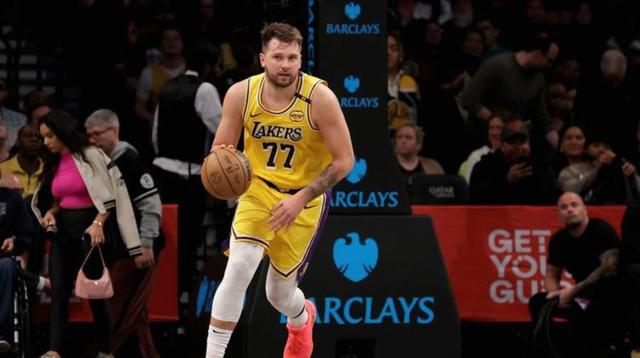 今夜法兰克福篮板制胜AC米兰绝杀压哨备战足总杯，东契奇连续七场比赛得分超过突破纪录瞬间刷屏