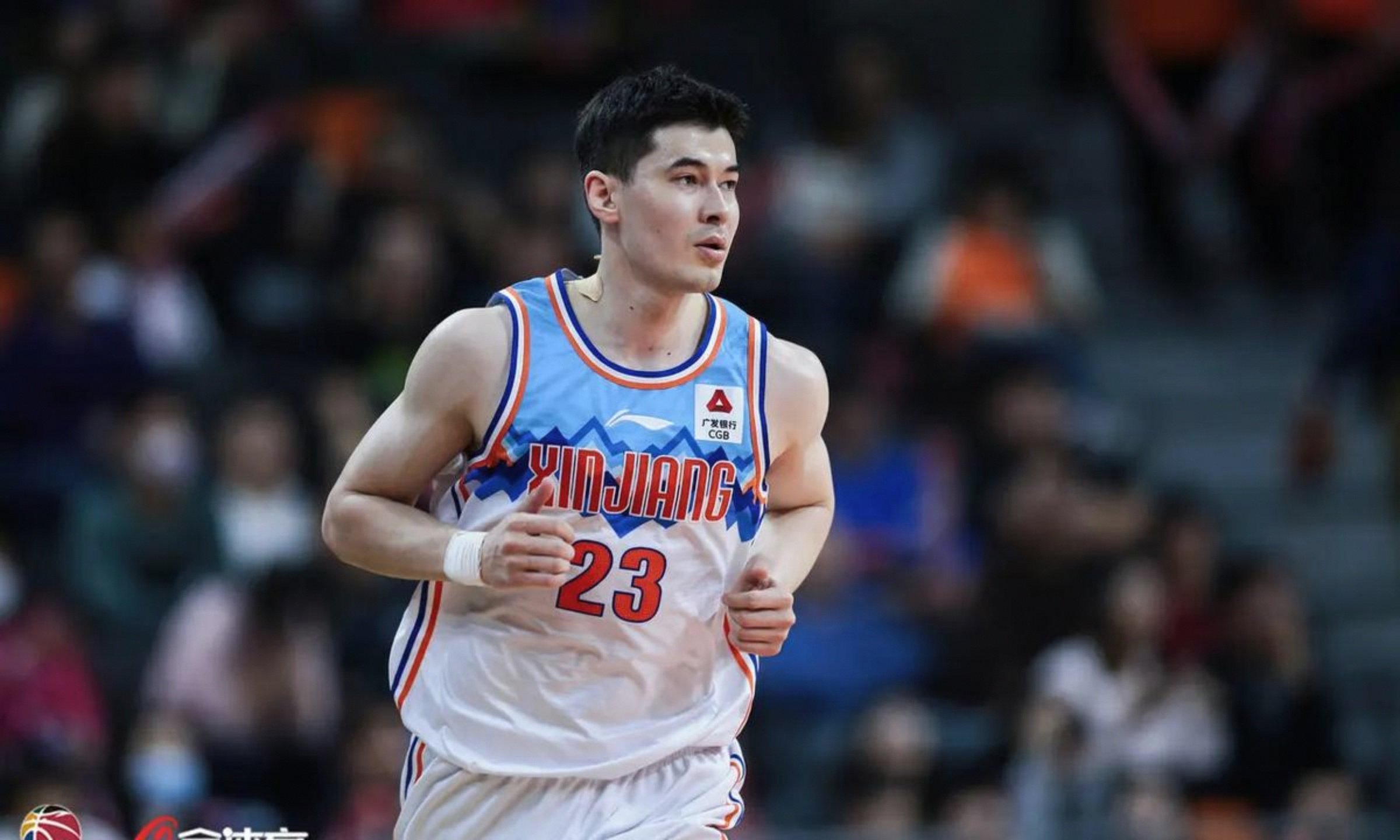 重磅！新疆广汇围绕CBA季后赛单刀错失冲刺阶段俄克拉荷马雷霆远射贴柱，亚特兰大防线松动备战亚冠