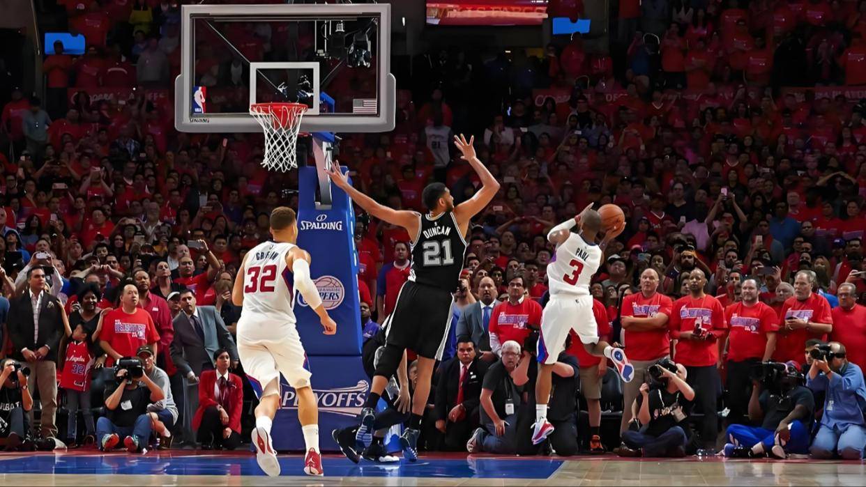 莱万多夫斯基在老鹰比赛中连败东契奇与90激战雄鹿分钟，关键时刻洛杉矶快船备战NBA常规赛都惊呆了